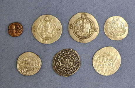 ۷ سکه با قدمت دوره سلوکیان به موزه بزرگ خراسان اهداء شد