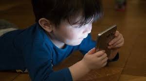تاثیر استفاده از دستگاه‌های هوشمند بر سلامت روان کودکان