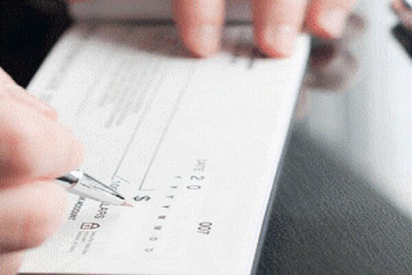 استفاده از دسته‌چک، سقف اعتباری صادر‌کننده چک را کاهش می‌دهد