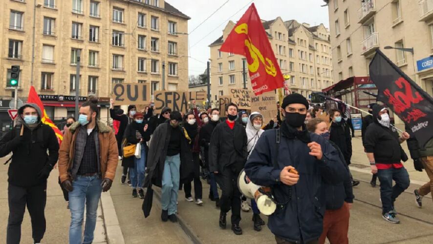 تظاهرات صدها دانشجو در سراسر فرانسه