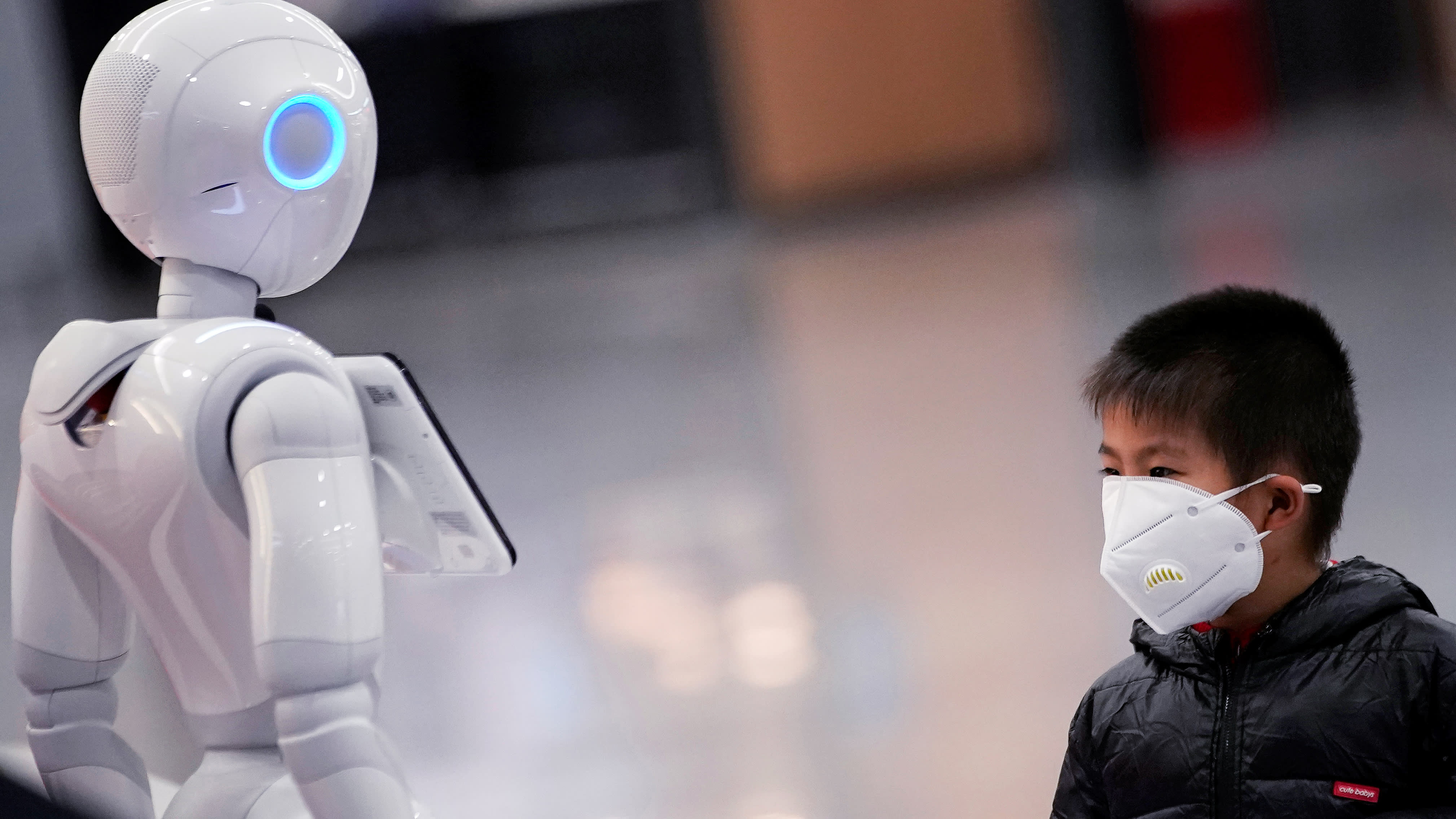 ربات ژاپنی به مقابله با کرونا می‌رود