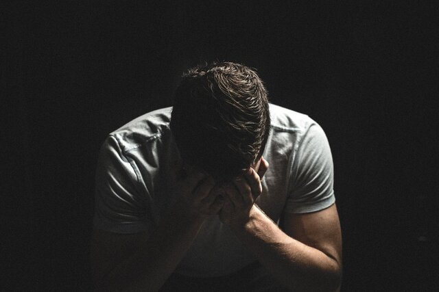 علائم و نشانه‌های افسردگی در مردان چیست