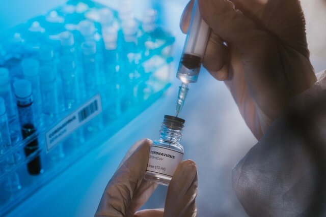 تولید ماهانه ۱۰ میلیون دُز واکسن کرونا در یکی از شرکت‌های داخلی