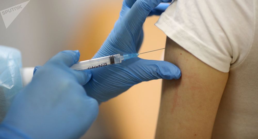 ایران در سه مرحله واکسیناسیون کرونا را انجام میدهد