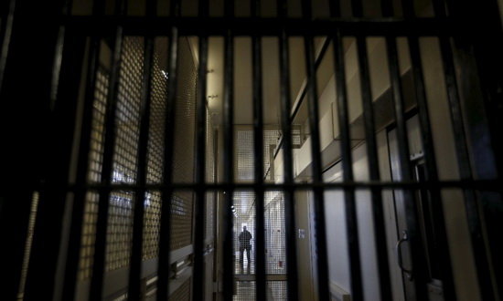 آزادی یک زندانی با پول قلک‌های دو دانش آموز