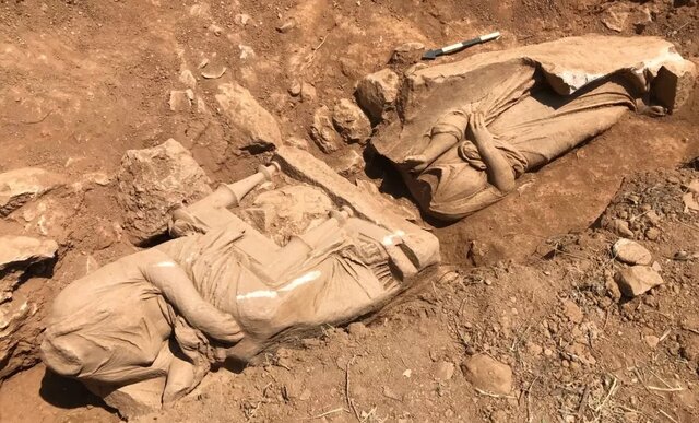 مجسمه‌های تاریخی در قبری در یونان کشف شد