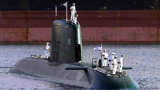 زیردریایی اسرائیلی در حال حرکت به سمت خلیج‌فارس است