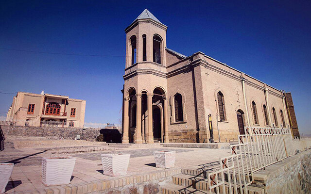 سنگ قبرهای کلیسای گریگوری بوشهر در سامانه ثبت اشیا تاریخی ثبت شد