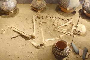 بقایای ۷۸ هزار ساله از تشریفات تدفین انسان در آفریقا