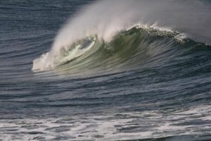 افزایش ارتفاع موج تا ۱.۵ متر در دریای خزر