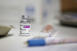 بستری شدن ۳ داوطلب نروژی پس از تزریق واکسن آسترازنکا