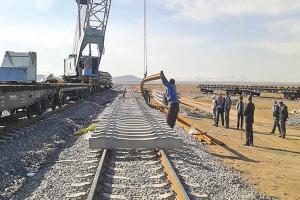 خادمی: تا پایان امسال ۱۸۰۰ کیلومتر راه و راه آهن در کشور به بهره برداری می رسد