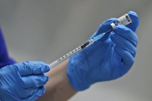 واکسیناسیون میانسالان علیه کرونا در ژاپن آغاز شد