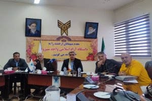 جواد دباغی‌مقدم 9 جلد کتاب‌های تألیفی خود را تقدیم کیوان صادقی کرد