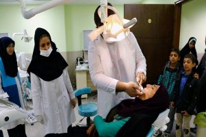 خدمت رسانی گروه جهادی دندانپزشکان در مناطق محروم سبزوار